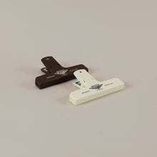 Load image into Gallery viewer, Retro Pla-Clip Brown / Ivory
