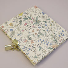 Load image into Gallery viewer, Italian Paper Lockable Notebook with Keys - Gardenia
