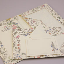 Load image into Gallery viewer, Italian Card/Writing Paper and Envelopes Sets - Gardenia
